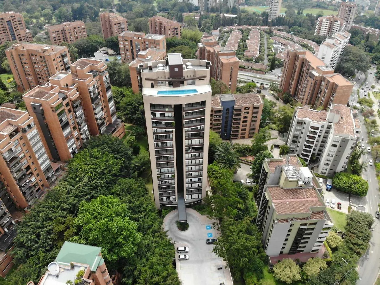 Luxe Class El Poblado Suites By Nomad Guru Medellín